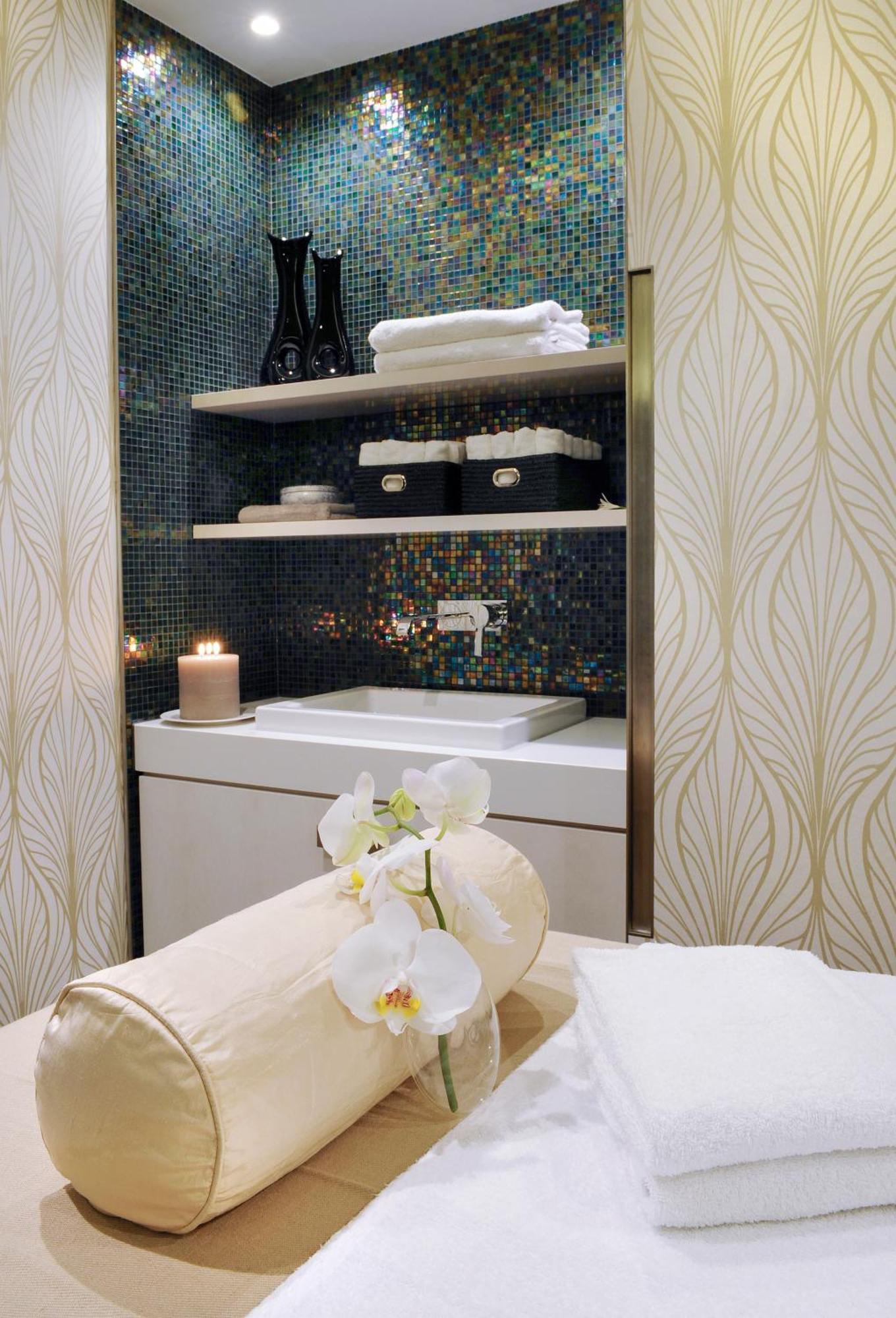 Tiffany By Fassbind Geneva